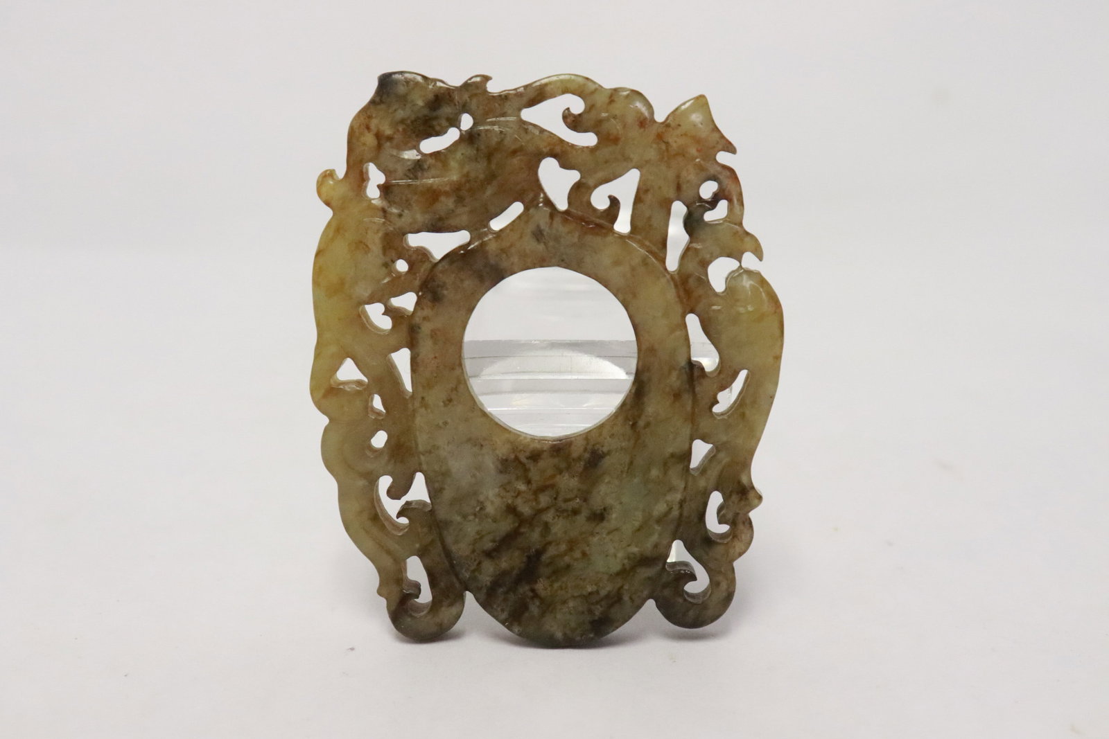 Chinese jade carved ornament: Chinese jade carved ornament, 2.7"x2.2"x0.3"
