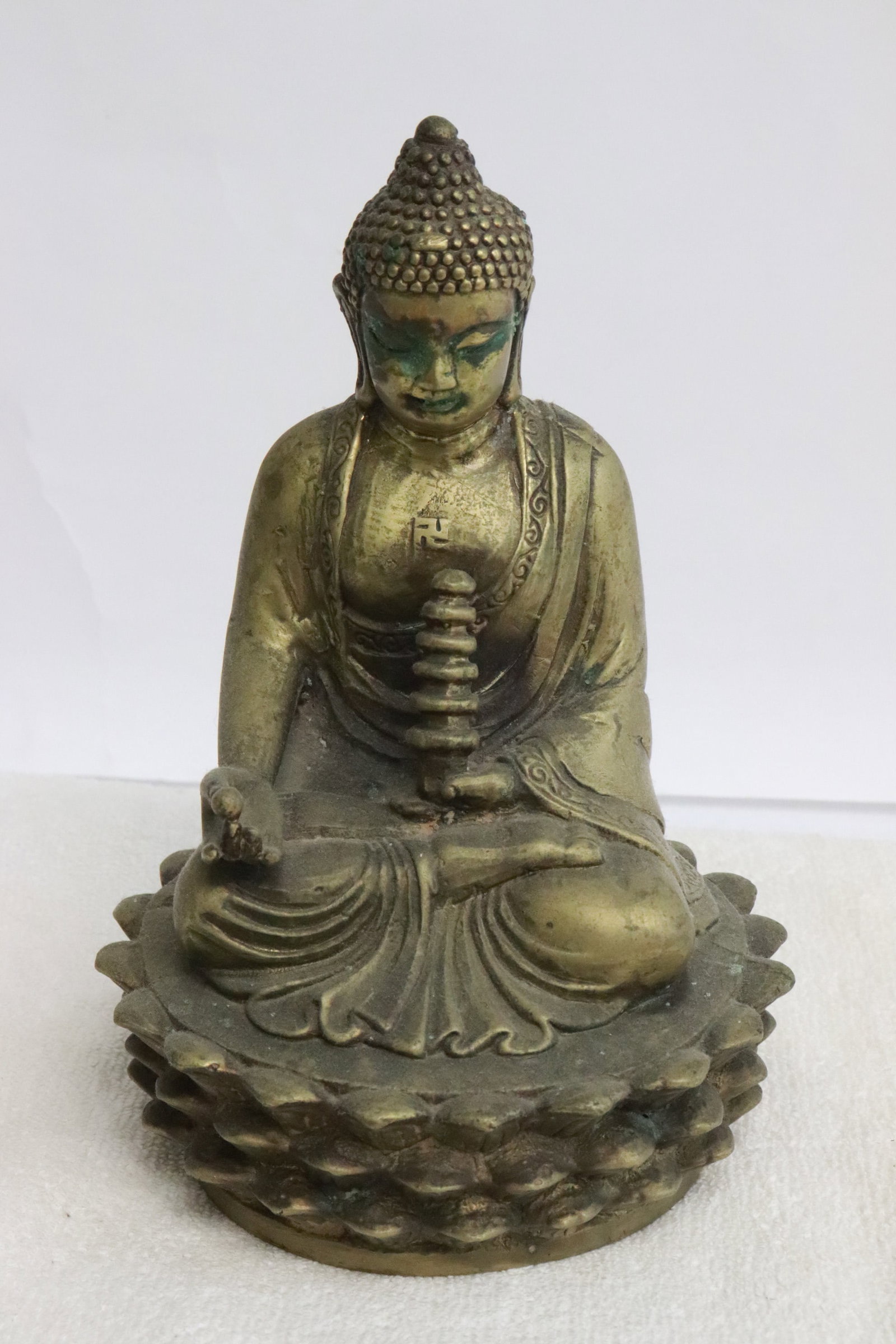 Fine Chinese vintage brass sculpture of deity: Fine Chinese vintage brass sculpture of deity, 7.25"H
