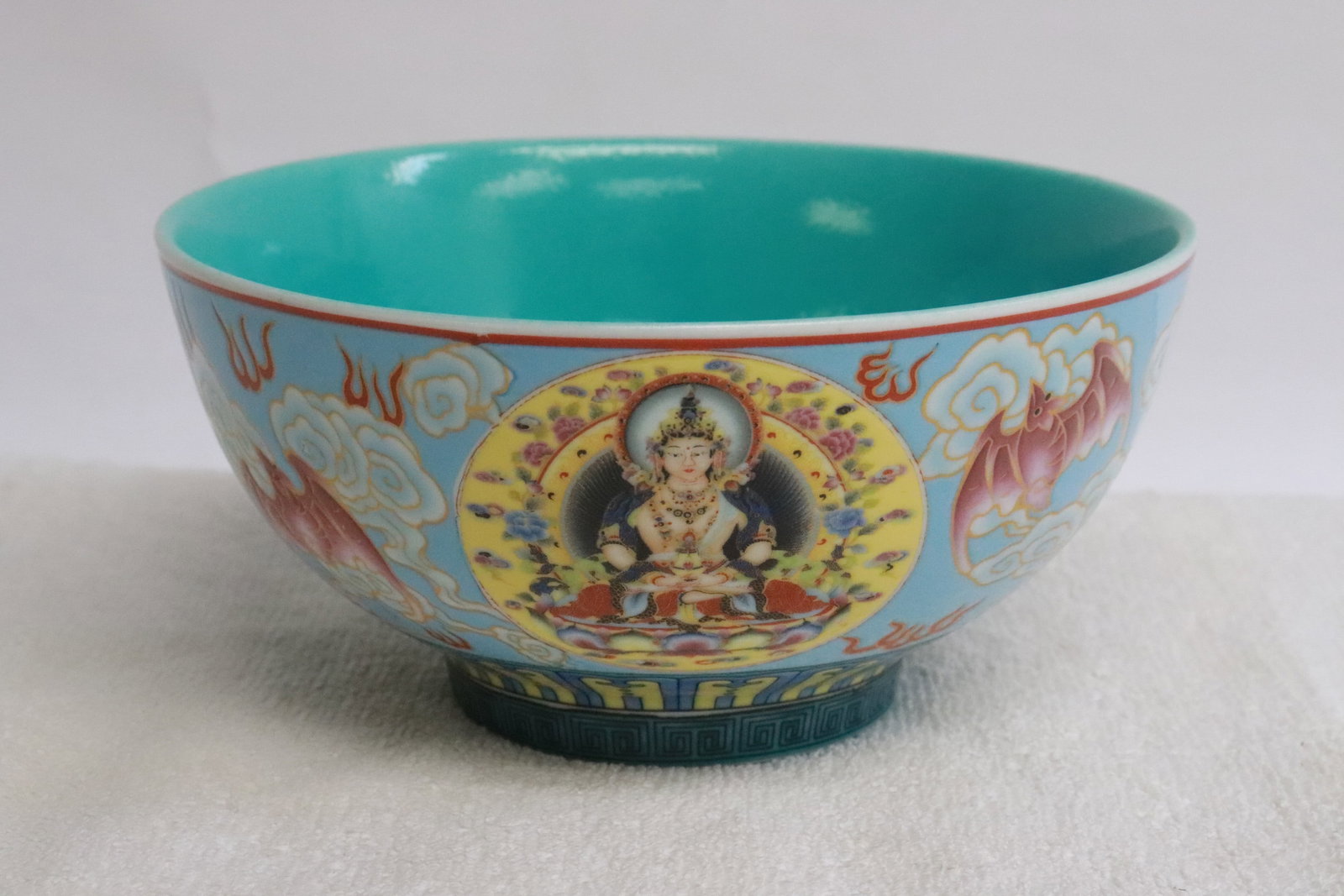 Fine Chinese famille rose porcelain bowl: Fine Chinese famille rose porcelain bowl, 2.9"x5.8"dia