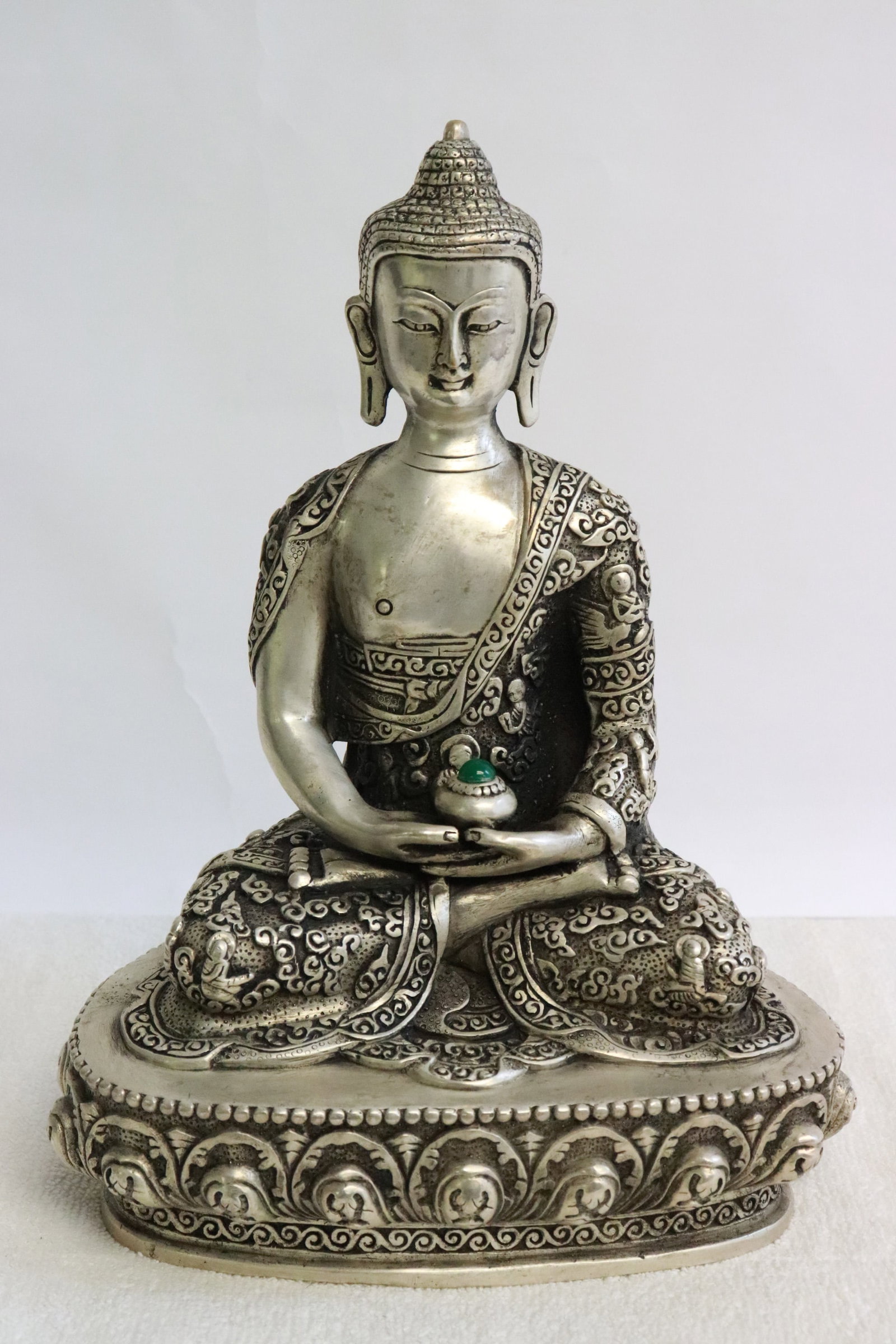 Fine Chinese bronze sculpture of deity: Fine Chinese bronze sculpture of deity, 8.85"H
