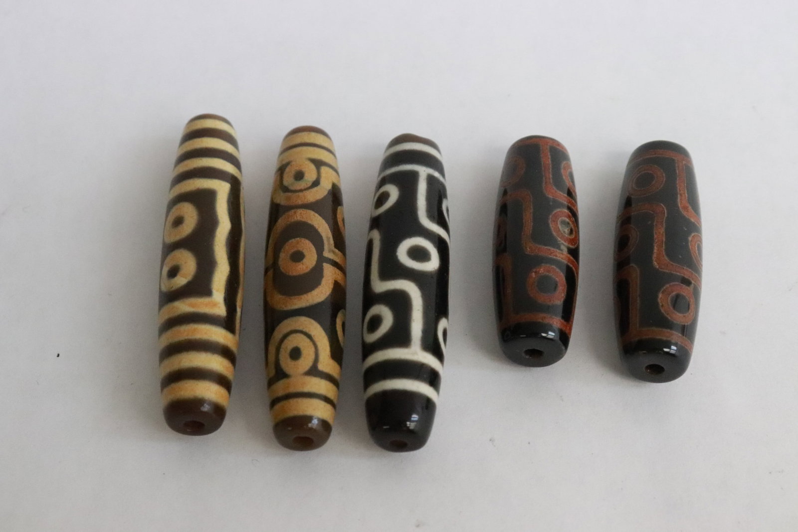 Lot of beads: Lot of beads, 1.6"x0.55"dia - 2.18"x0.55"dia