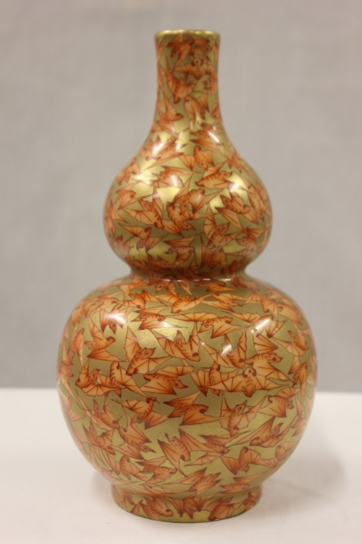 Famille rose porcelain gourd shape porcelain vase: Famille rose porcelain gourd shape porcelain vase painted with bats, 8.5"Hx4.5"dia