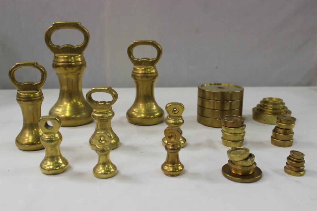 Lot of English antique weights, approx. 33pc: Lot of English antique weights, approx. 33pc, 0.25oz - 7 lb