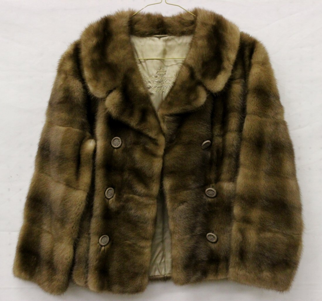 Danish horizontal mink jacket: Danish horizontal mink jacket, 21.5"Lx16"(shoulder)x21"(sleeve)