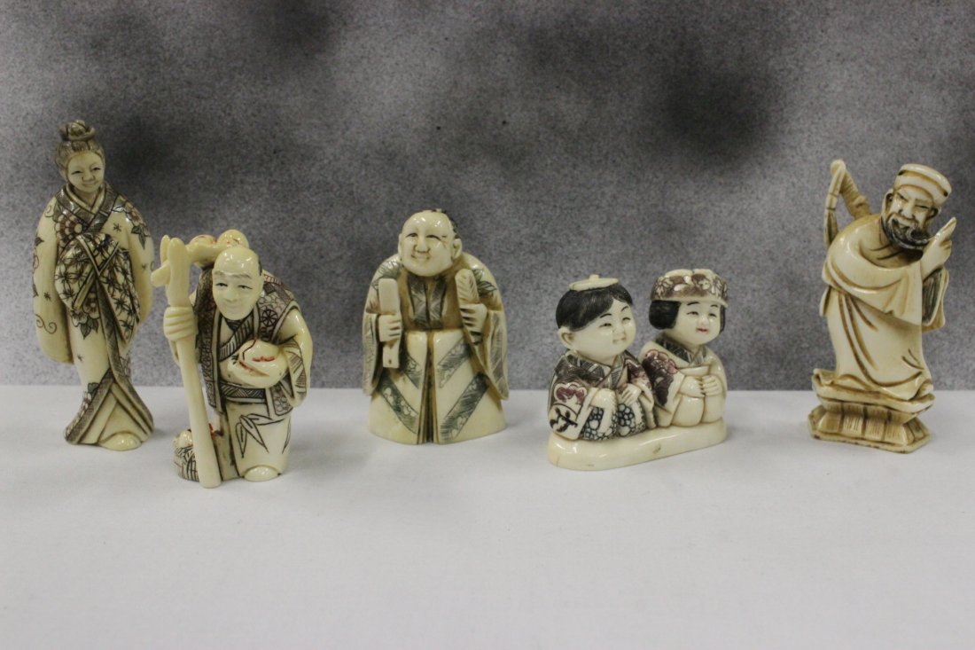 5 ivory carved netsuke: 5 ivory carved netsuke, 2.6"H, 2.3"H, 1.85"H, 1.5"H, 1.8"H