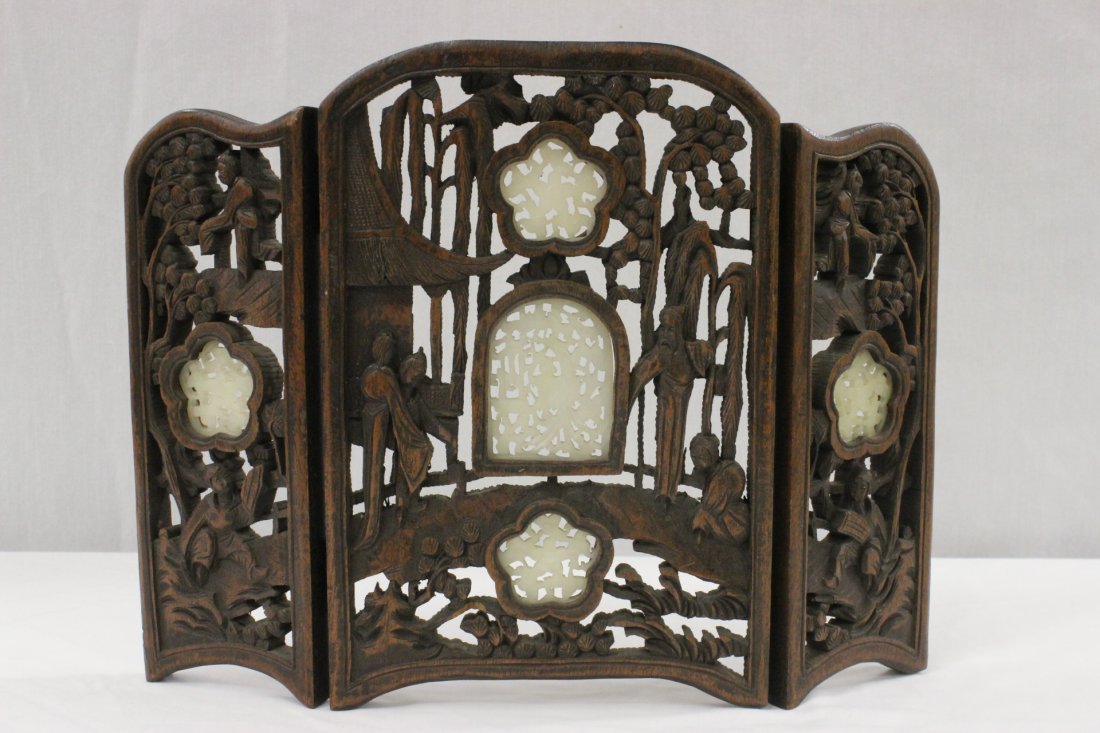 Chinese table screen w/ jade carved plaque: Chinese 3-panel table screen with white jade carved plaque ornament, 12"Hx16"x0.7"