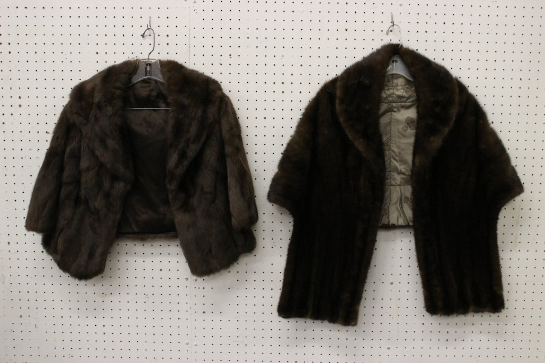 2 mink capes: 2 mink capes, 22"L, 30"Lx29.5"