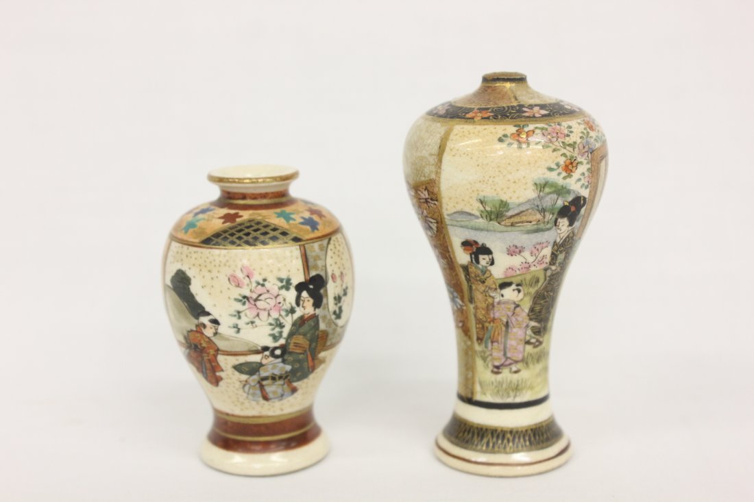 2 signed Japanese antique miniature Satsuma vases: 2 Japanese antique miniature Satsuma vases (signed), 2.5"Hx1.6"dia, 3.25"Hx1.65"dia