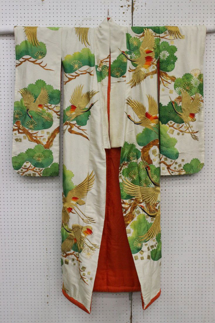 A beautiful Japanese antique kimono: A beautiful Japanese antique kimono, 72"Lx51"W