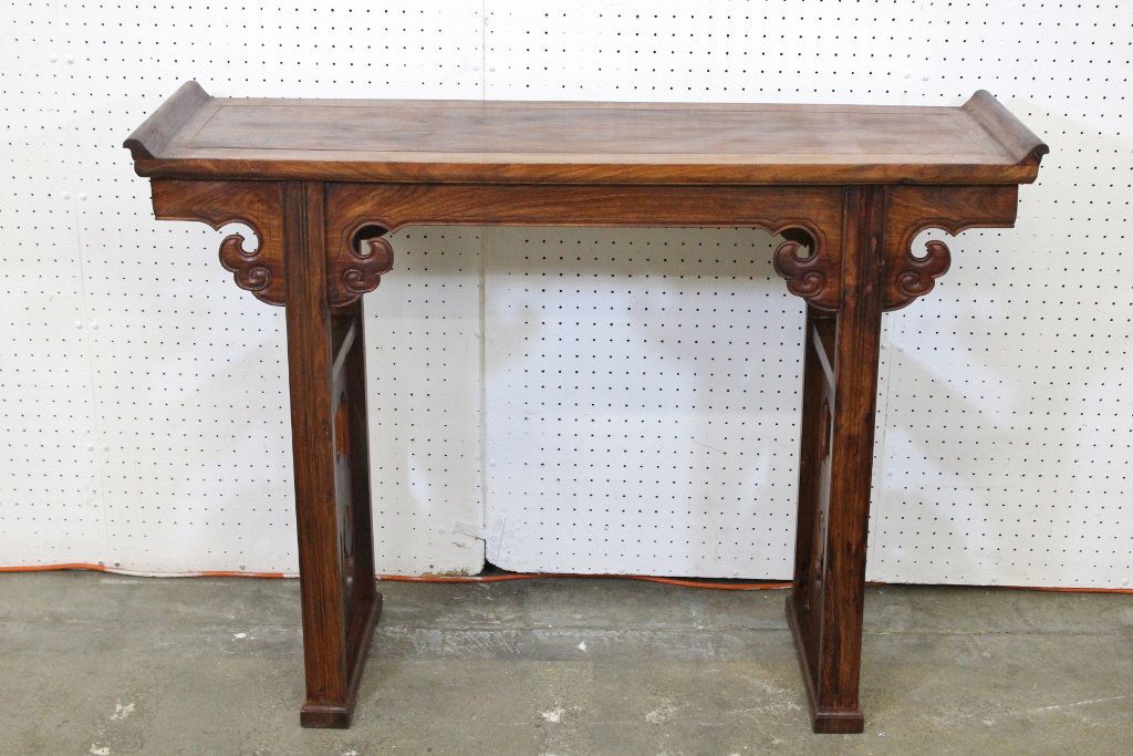 Chinese huali wood altar table: Chinese huali wood altar table, 32.1"Hx43.7"x13.75"