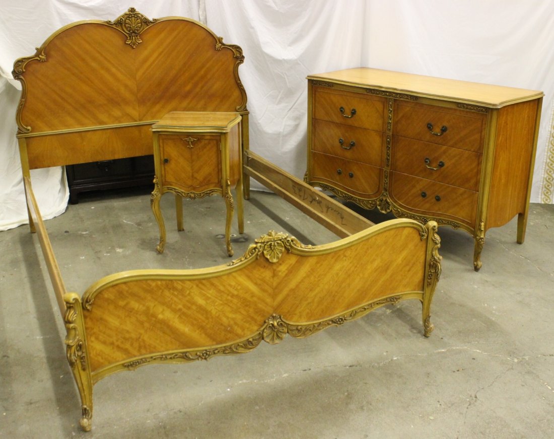 3pc art deco mixed wood bedroom set: 3pc art deco mixed wood bedroom set; including bed (50.25"Hx56.65"x81"), chest of drawers (34.8"Hx50"x22") and a single night stand (28.2"Hx18"x15")