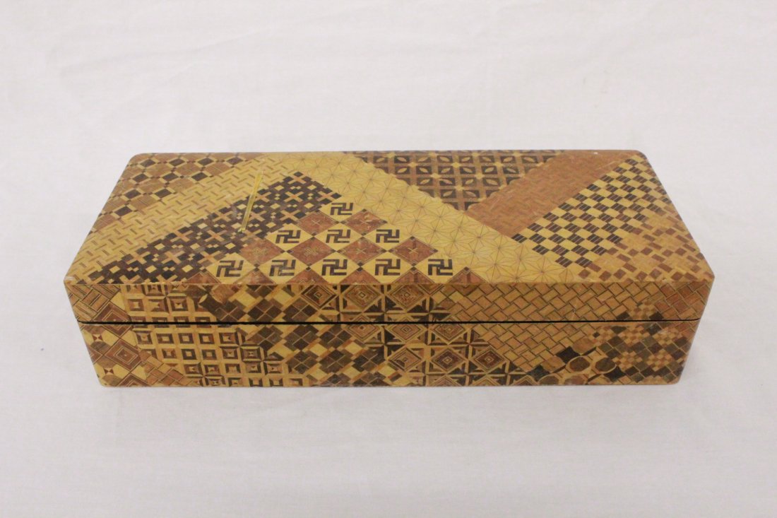 Elaborate inlaid 19th century Japanese box: Elaborate inlaid 19th century Japanese box, 2.6"Hx11.3"x4.65"