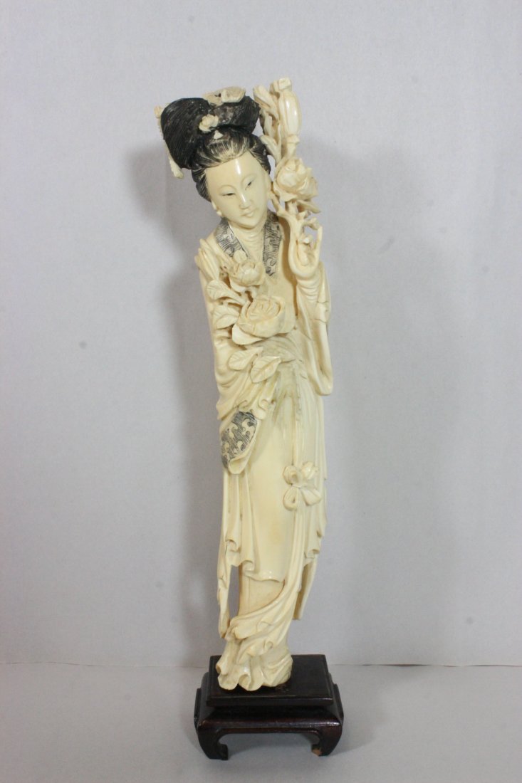 Chinese antique ivory carved Guanyin: Chinese antique ivory carved Guanyin (the phoenix on Guanyin's head damage, also one hand damage), 12.25"H.The ivory is Asian ivory origin, and it was purchased in Auction in Prague, Czechoslovakia an