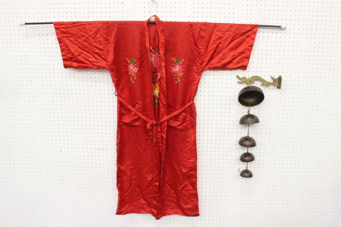 Chinese embroidery robe & a Chinese bell set (1 of 10)