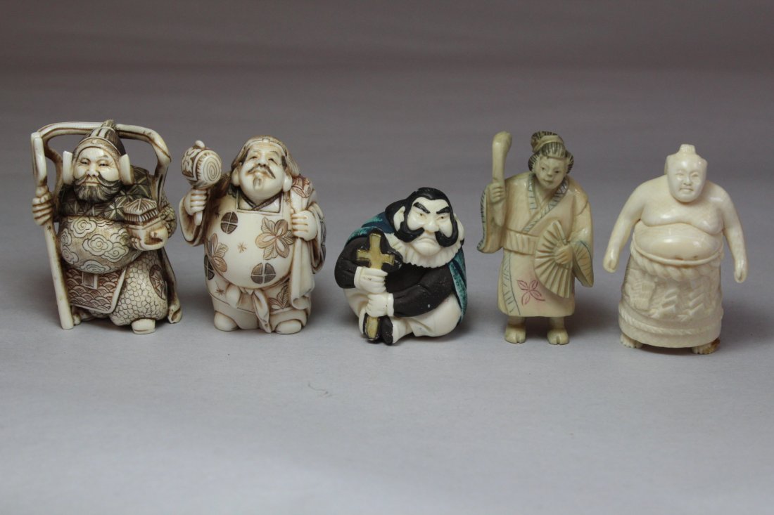 5 Japanese early 20th c. ivory carved netsuke (1 of 10)