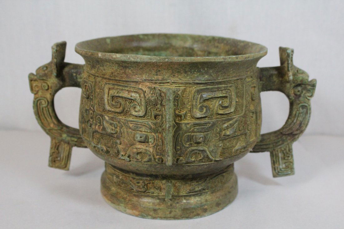 Chinese archaic style bronze jar (1 of 10)