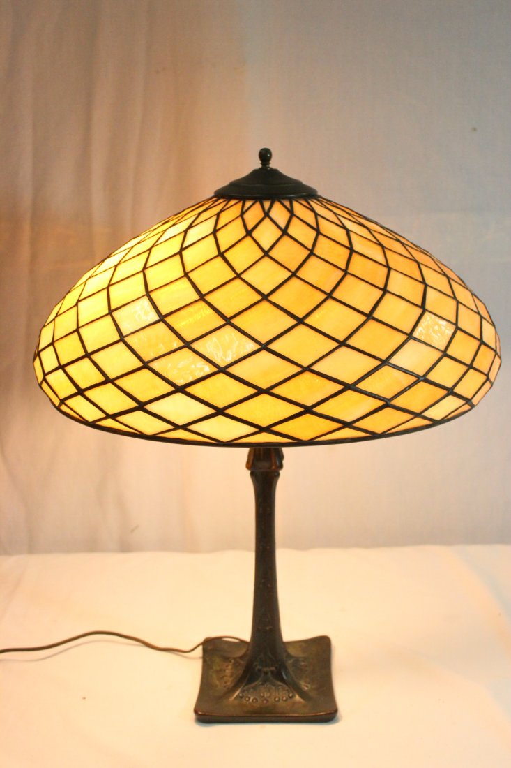 leaded glass shade table lamp, the base by Handel (1 of 10)