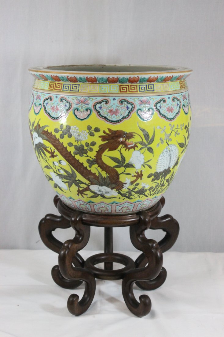 18th/19th century famille rose porcelain planter (1 of 10)