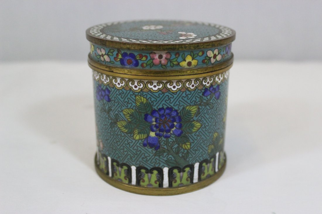 Chinese 19th/20th century cloisonne covered box (1 of 6)