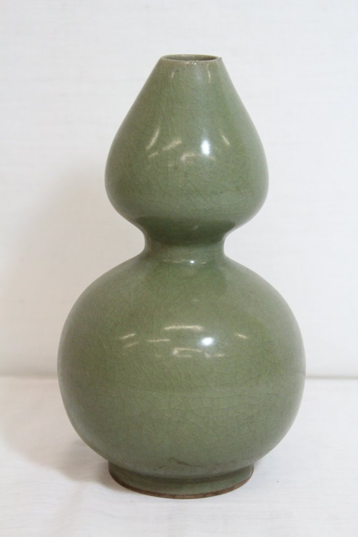 Chinese Song style celadon porcelain vase (1 of 10)