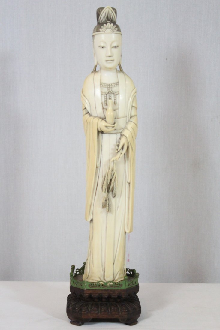 Chinese 18th/19th c. ivory carving depicting Guanyin (1 of 9)