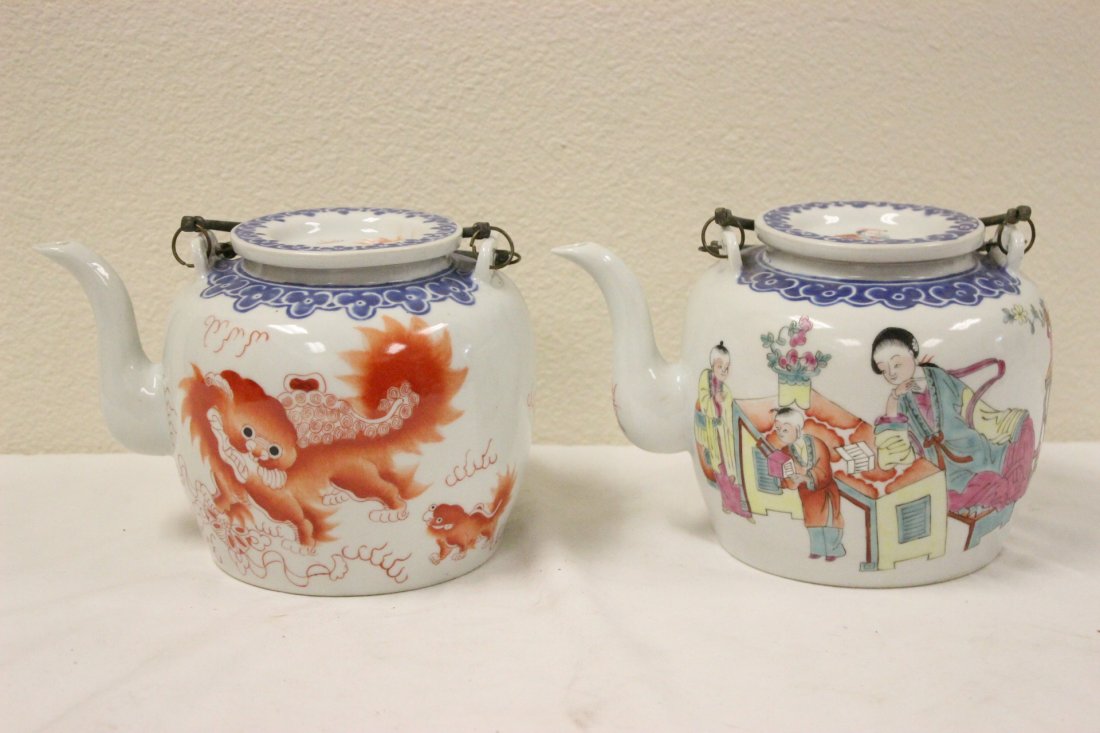 2 Chinese wucai porcelain teapots (1 of 10)