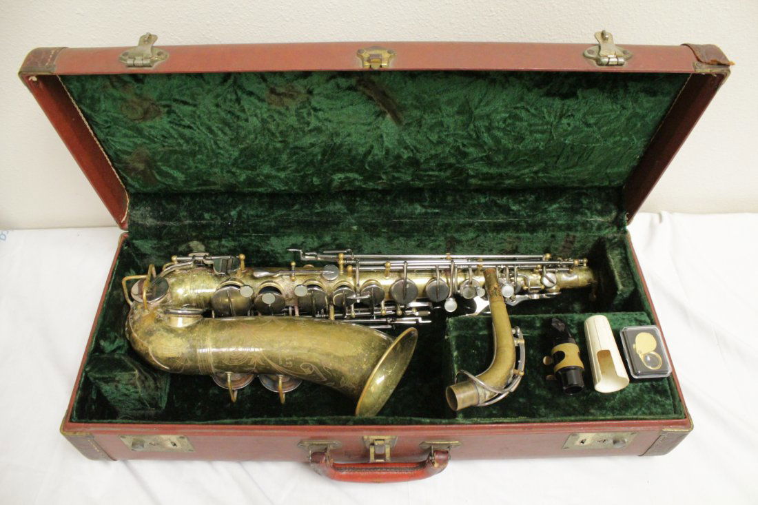 Vintage saxophone "the Indiana" by Martin Elkhart (1 of 10)
