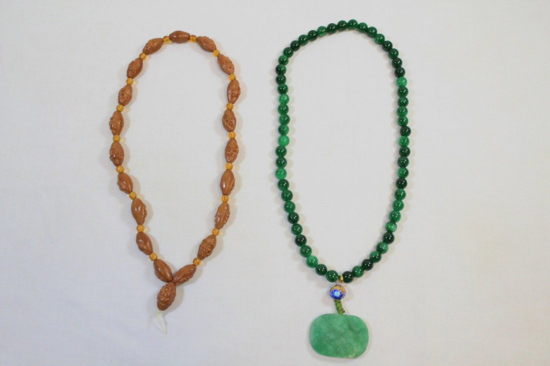 Jadeite like necklace, and a wood bead necklace (1 of 10)