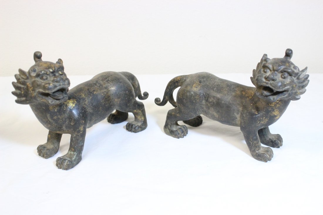 Pair Chinese cast iron fulion: Pair Chinese cast iron fulion, 5.9"Hx9"x3.5" each