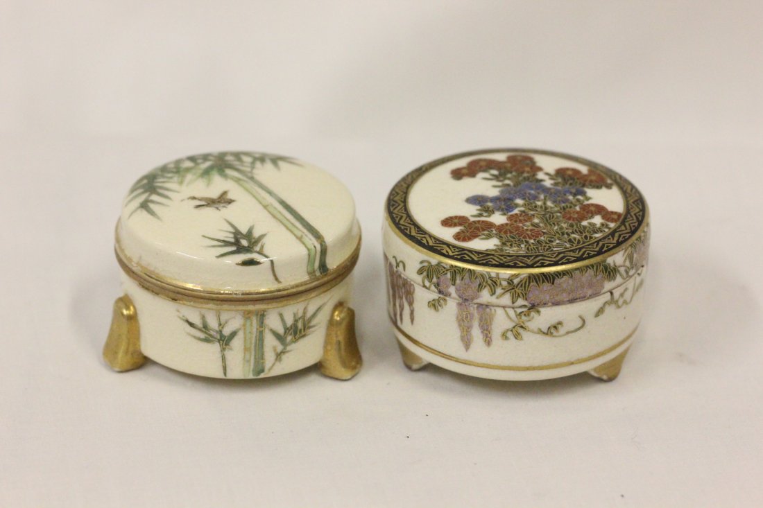 2 Japanese antique satsuma powder boxes: 2 Japanese antique satsuma powder boxes (one cover edge chip), 1.3"Hx2.2"dia, 1.3"Hx2"dia