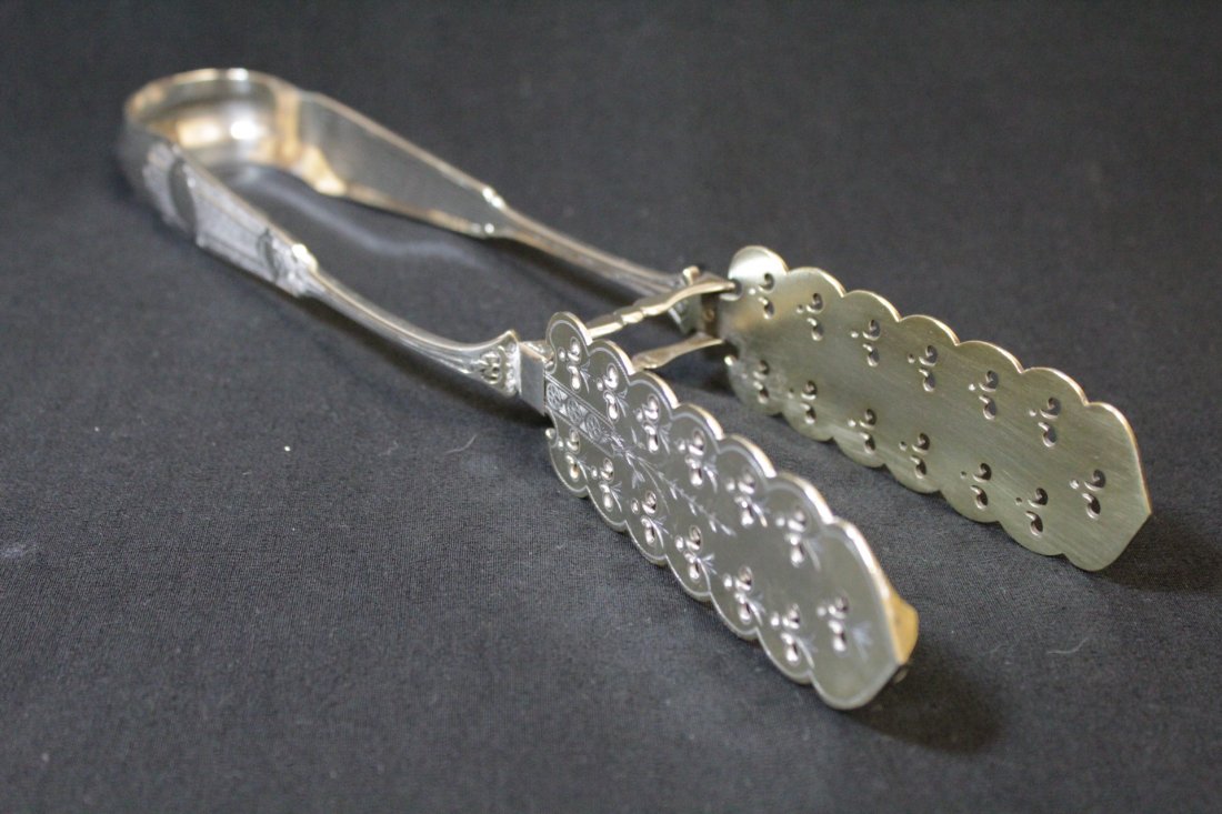 antique sterling server by Starr and Marcus: A rare antique sterling asparagus server by Starr and Marcus, 202.8gm (6.52 troy oz), 11.2"L