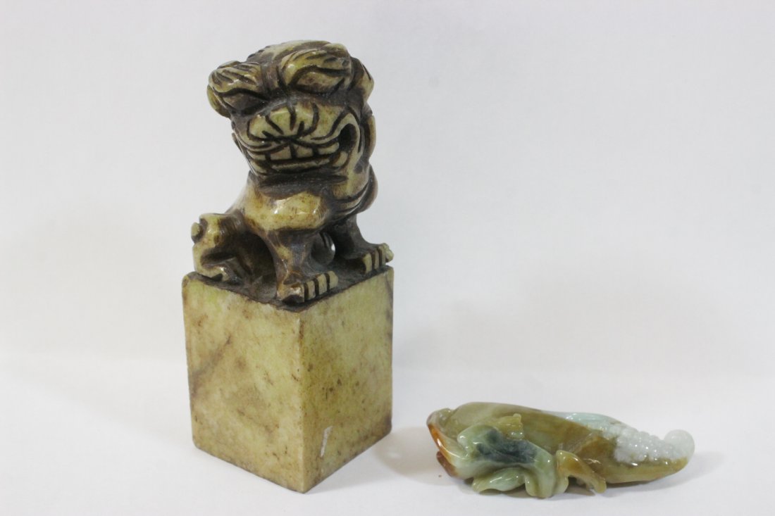 Chinese jadeite ornament , and a shoushan stone seal (1 of 9)