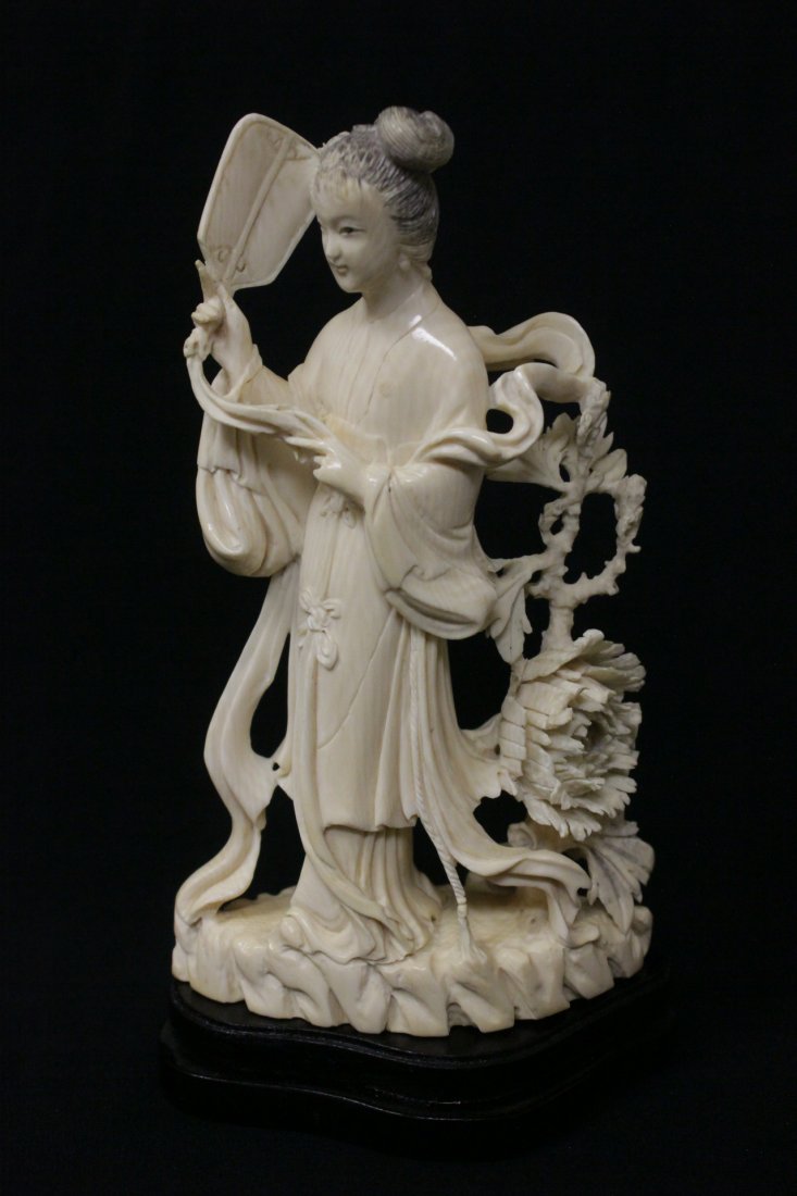 Chinese ivory carved court lady (1 of 10)