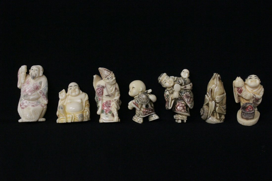 7 Japanese ivory netsuke (1 of 10)