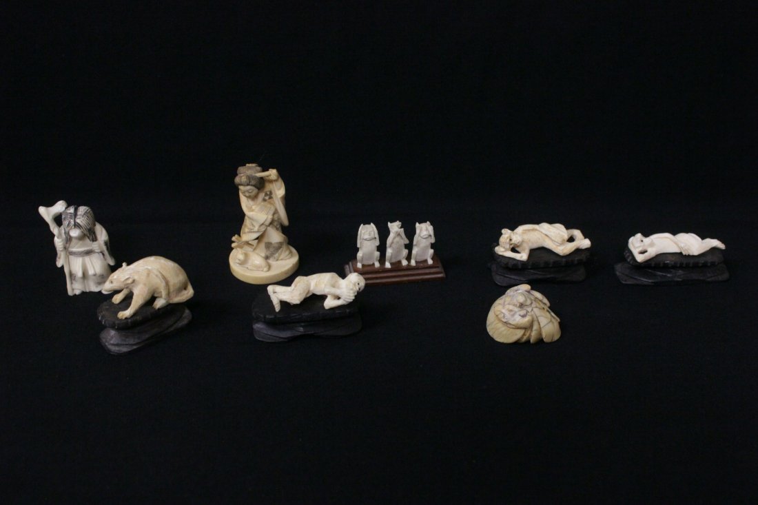 8 Japanese ivory netsuke (1 of 10)