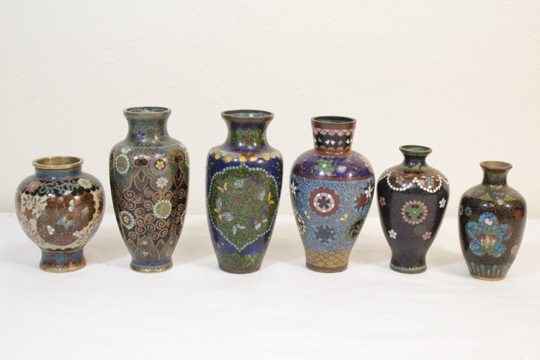 6 Japanese antique cloisonne vases: 6 Japanese antique cloisonne vases, 3.4"Hx2.75"dia, 3.55"Hx2"dia, 3.95"Hx2.2"dia, 4.8"Hx2.7"dia, 4.95"Hx2.35"dia, 5"Hx2.5"dia