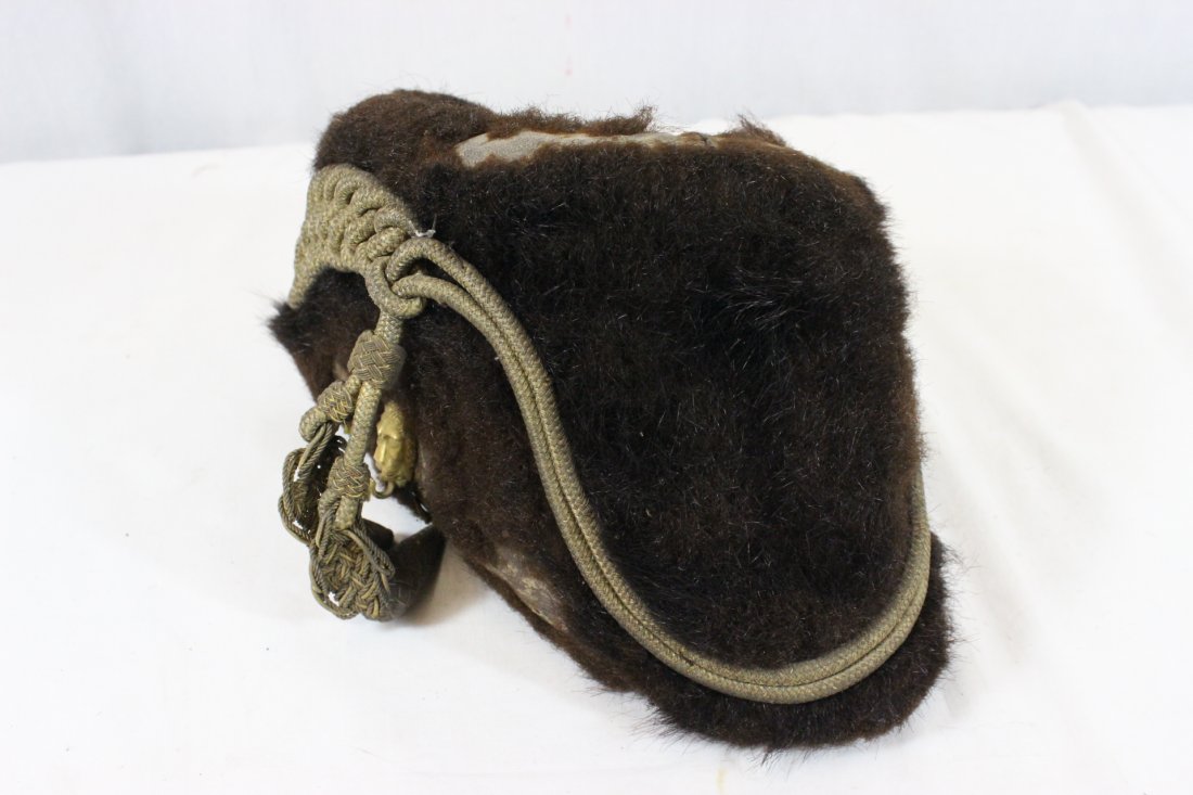 Busby type cavalry helmet in Napoleonic war (1 of 9)