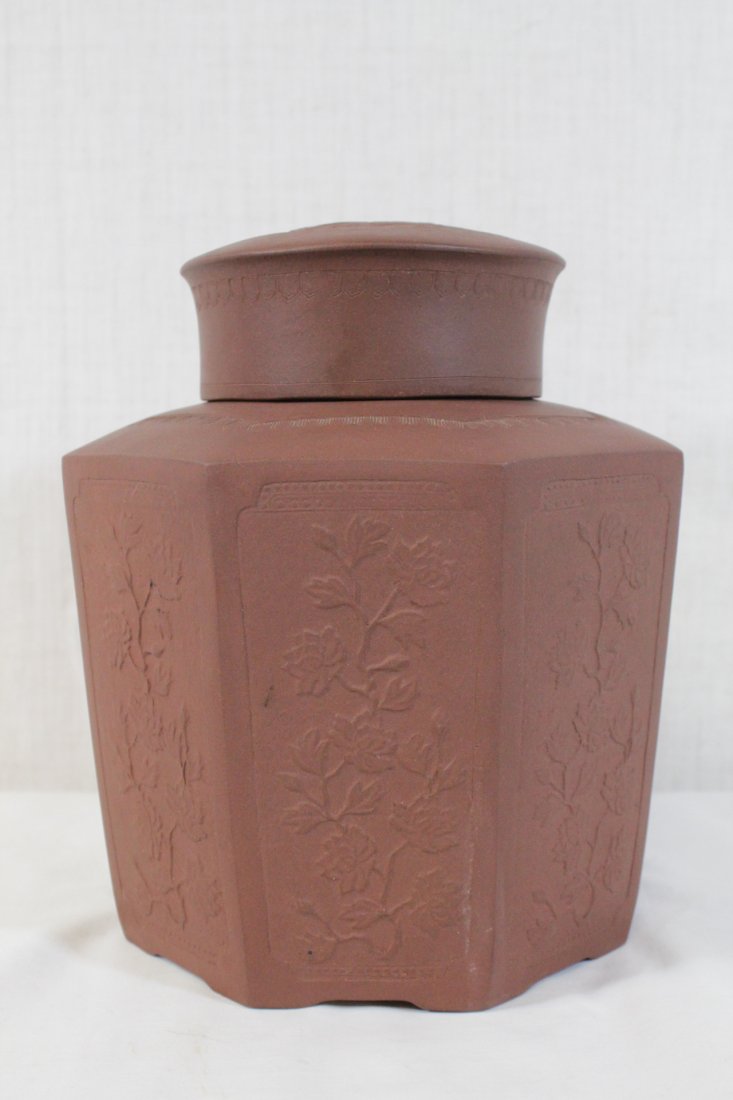 Chinese Yixing tea caddy (1 of 10)