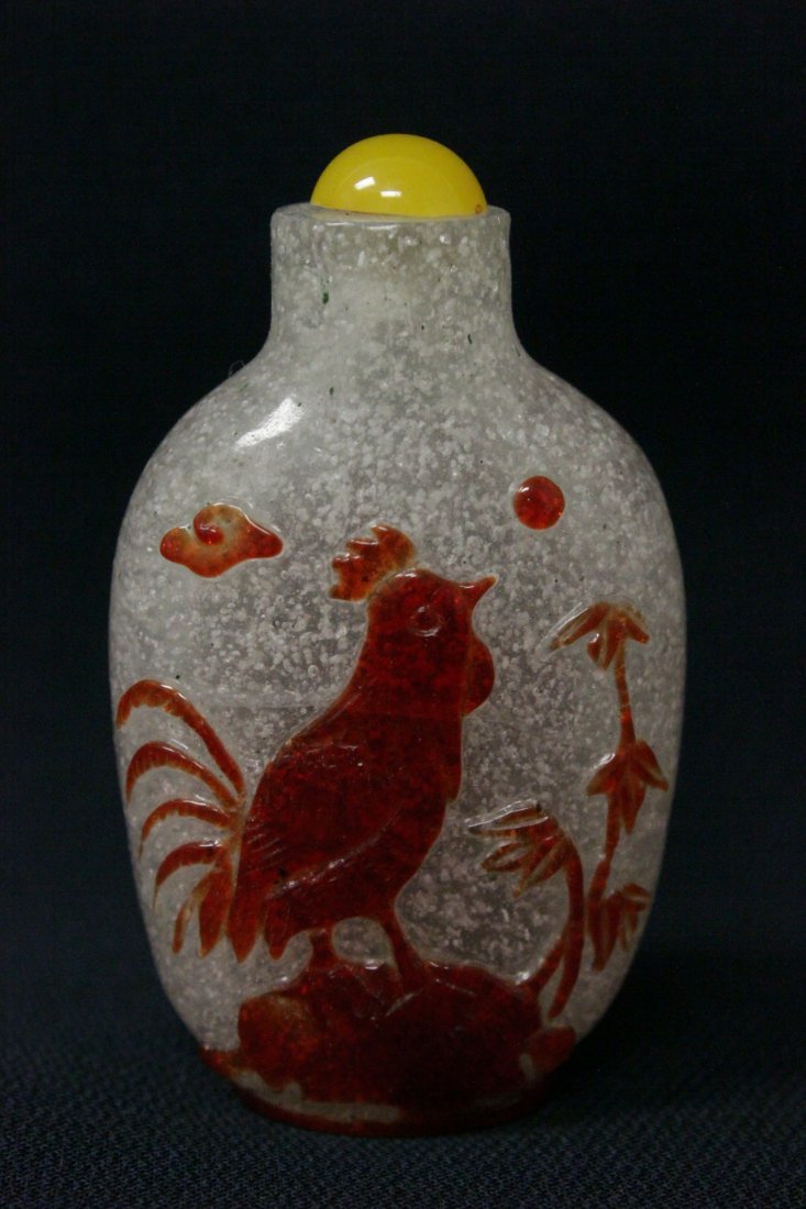 Chinese vintage Peking glass snuff bottle (1 of 8)