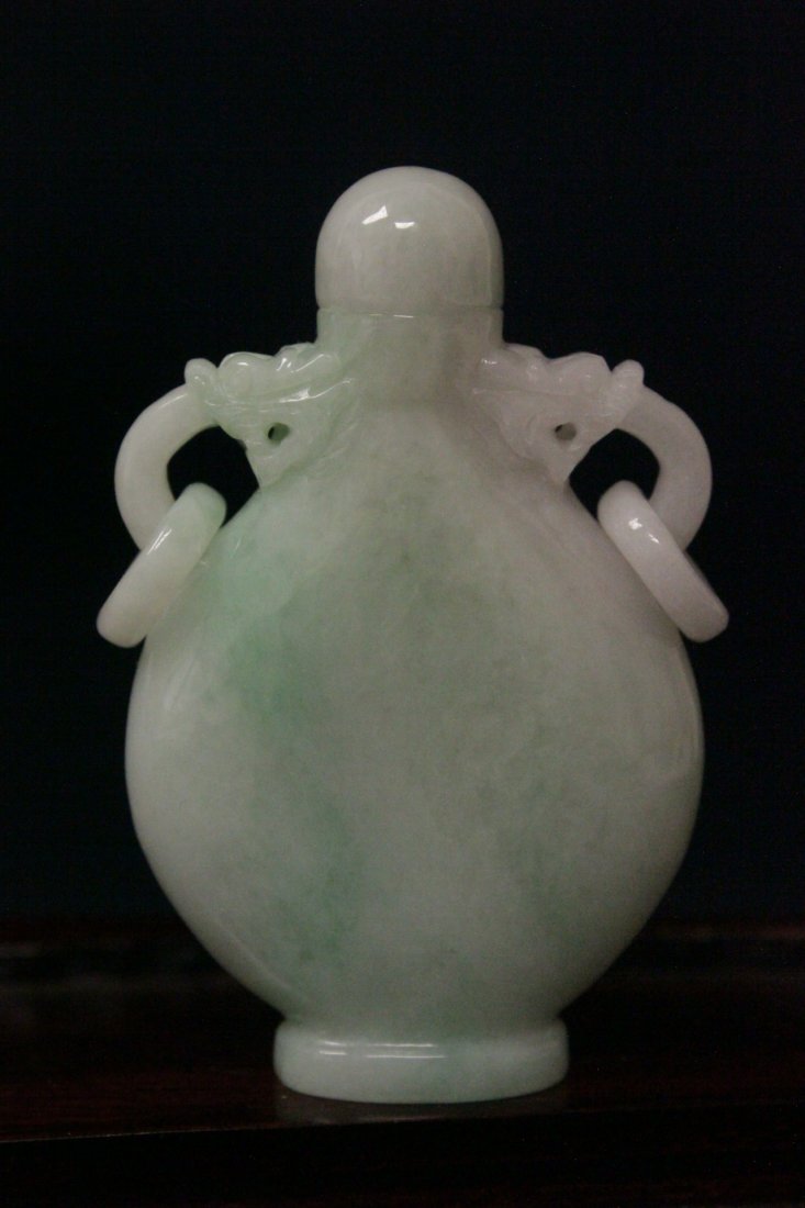 A fine Chinese jadeite carved snuff bottle (1 of 8)