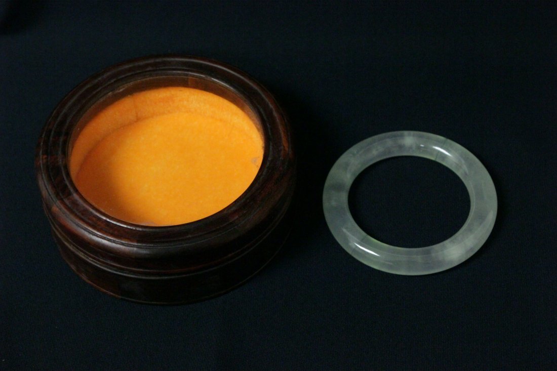 Chinese jadeite bangle bracelet in huali box (1 of 10)