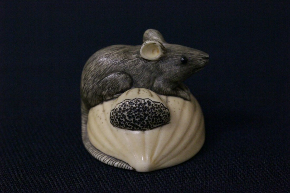 Early 20th c. Japanese ivory carved netsuke (1 of 10)