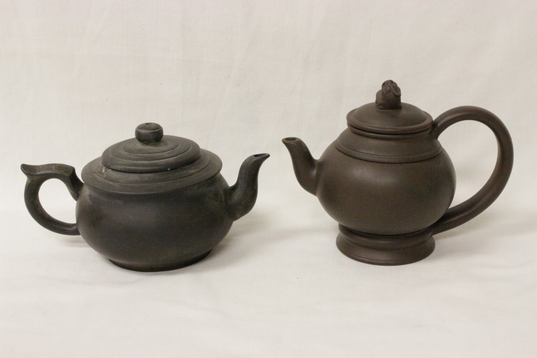 2 Yixing clay teapots (1 of 9)