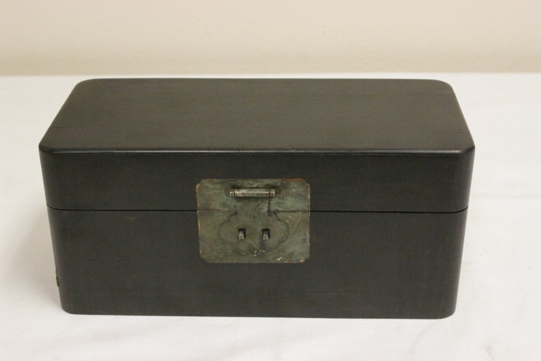 A fine zitan wood box: A fine zitan wood box, 4.85"Hx10.7"x5"