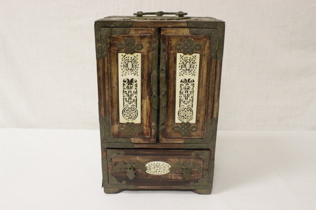 Chinese antique rosewood jewelry box with ivory plaques (1 of 10)