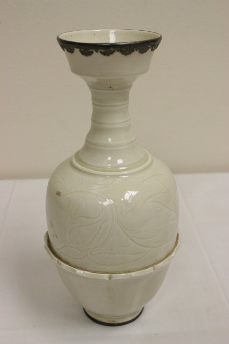 Chinese Song style porcelain vase (1 of 10)
