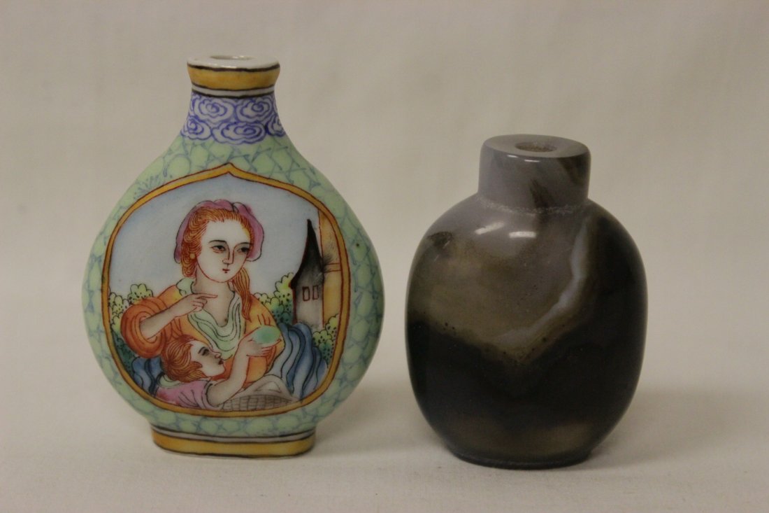 2 Chinese snuff bottles (1 of 10)