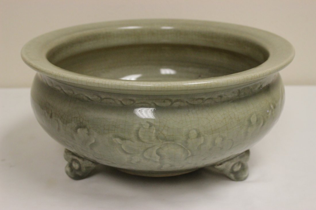 Chinese vintage footed large porcelain censer (1 of 10)