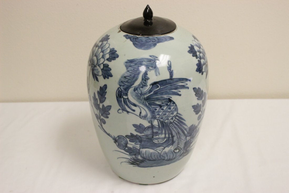 Chinese antique blue and celadon covered jar (1 of 10)