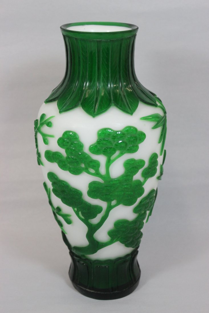A fine green overlay Peking glass vase (1 of 8)